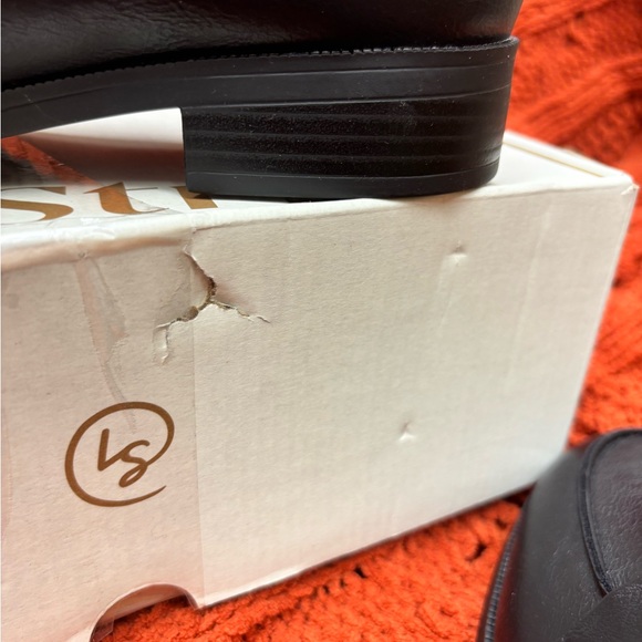 Life Stride Black Loafers for Women - Picture 7 of 9